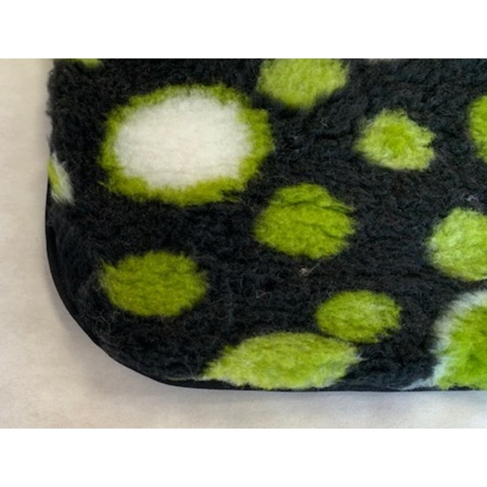 PnH Veterinary Bedding ® - BINDED - NON SLIP - Black with Green Circles